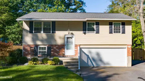 10 Deerleap Place, Saratoga Springs, NY 12866