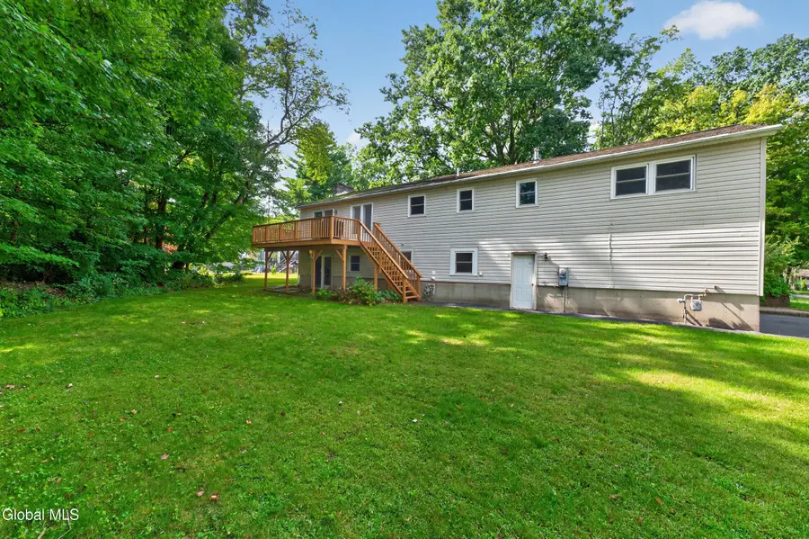 9 Meadow Valley Drive, Clifton Park, NY 12065 - #3