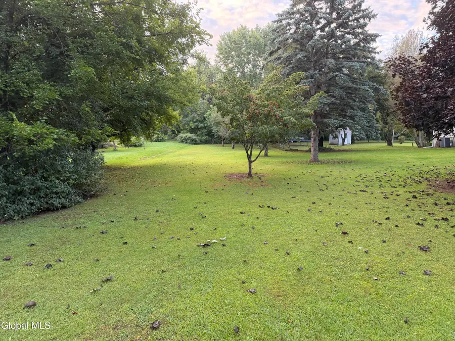 4 Marian Court, Guilderland, NY 12009 - #3