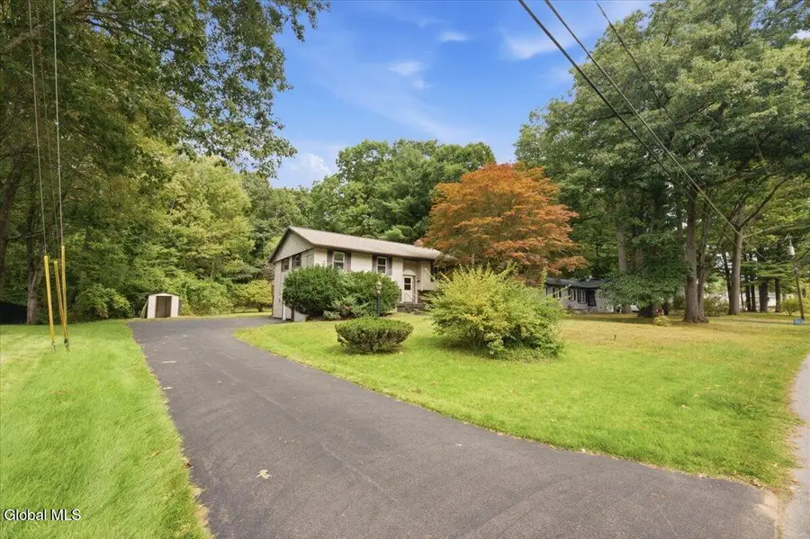 20 Linden Court, Clifton Park, NY 12065 - #2