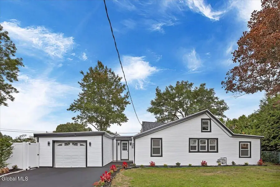 5 Marquette Avenue, Latham, NY 12110 - #3