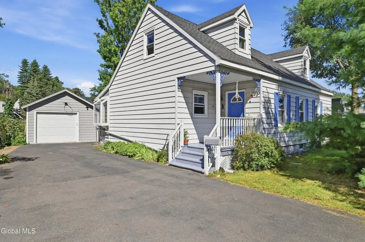 41 Park Avenue, Latham, NY 12110 - #1