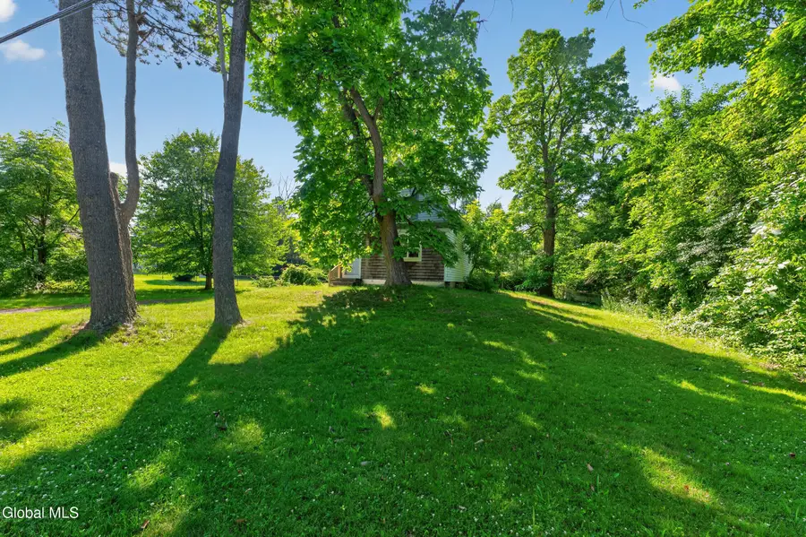 46 N Alandale Avenue, Niskayuna, NY 12304 - #2