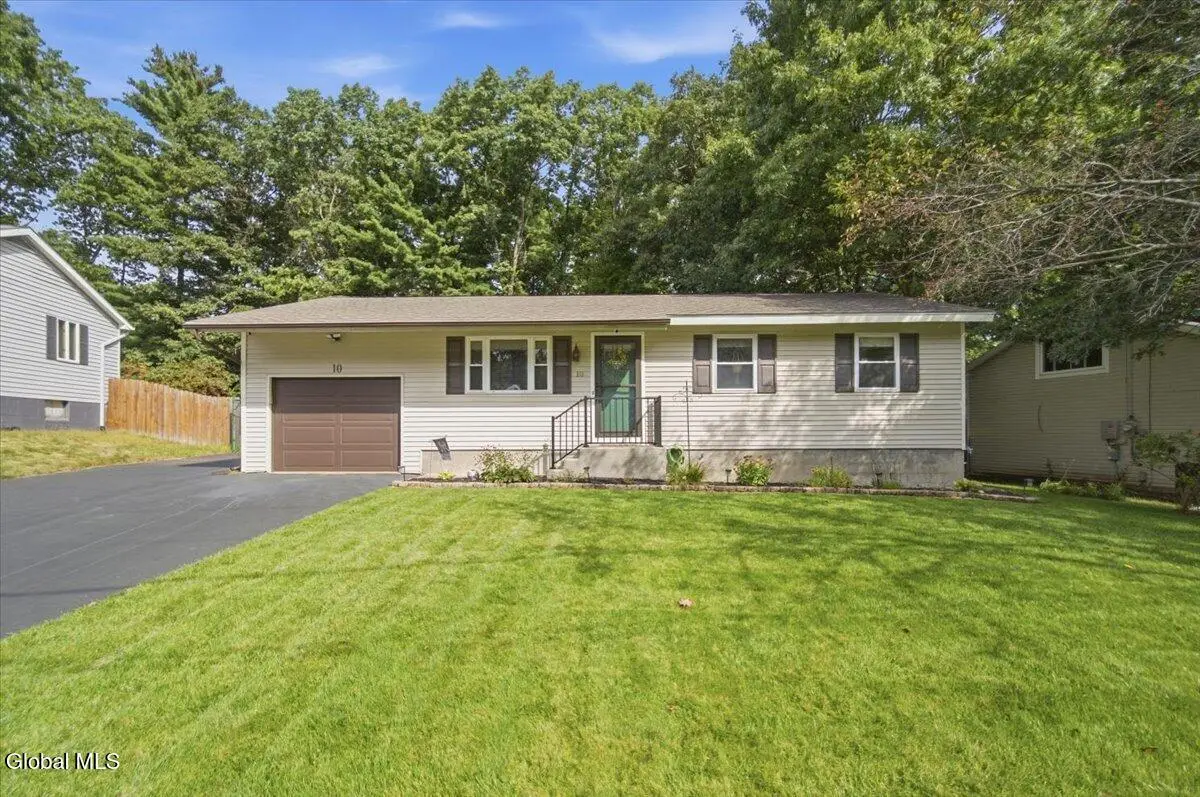 10 Curt Boulevard, Saratoga Springs, NY 12866 - #1