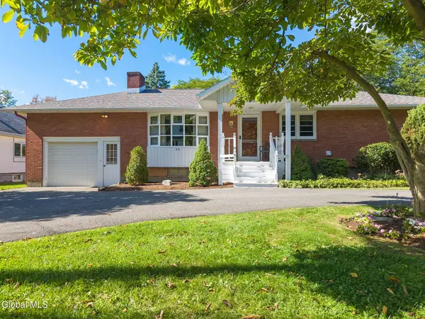 23 Nutwood Avenue, Colonie, NY 12304