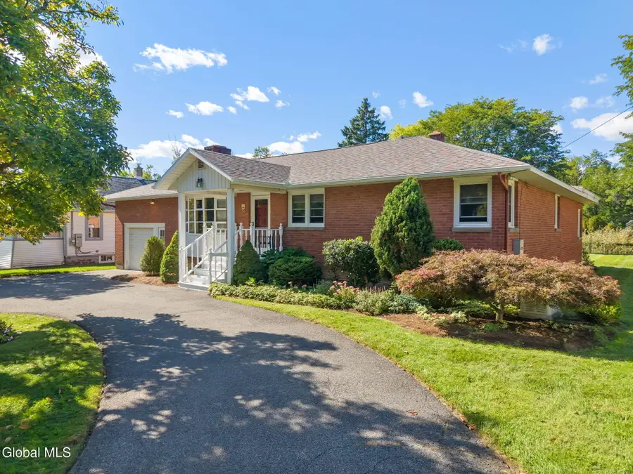 23 Nutwood Avenue, Colonie, NY 12304 - #3