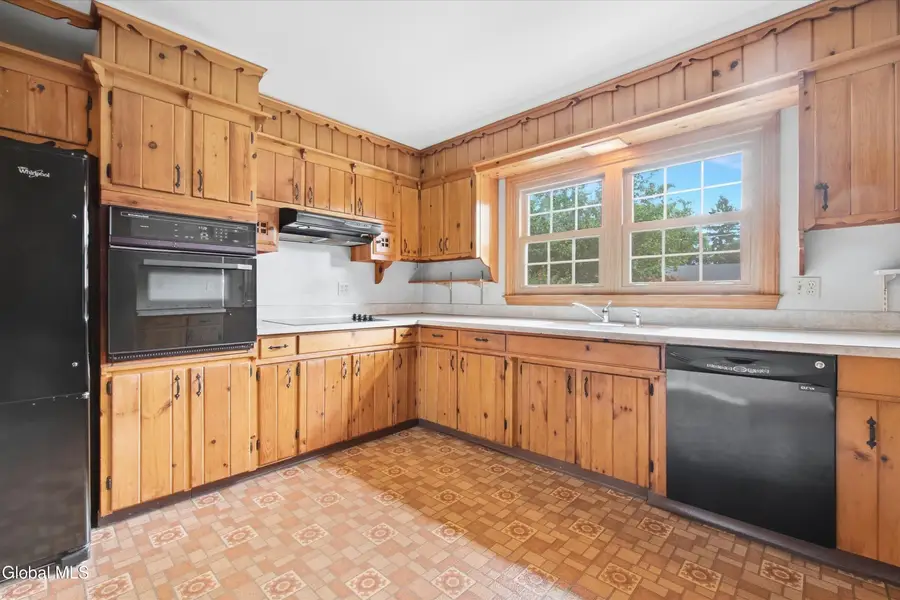 1015 Tomahawk Trail, Glenville, NY 12302 - #3