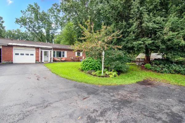 3B Lacosta Drive, Clifton Park, NY 12065