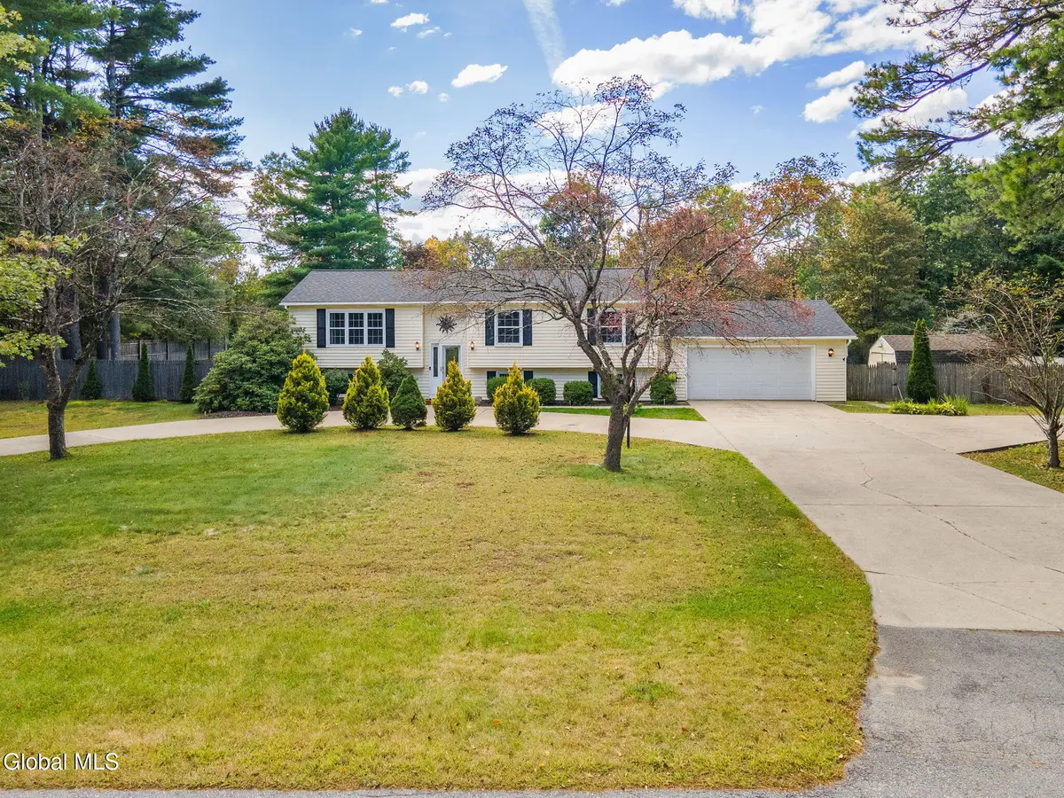 6 Coriander Drive, Moreau, NY 12828 - #1