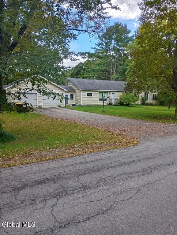 880 Ridge Road, Broadalbin, NY 12025
