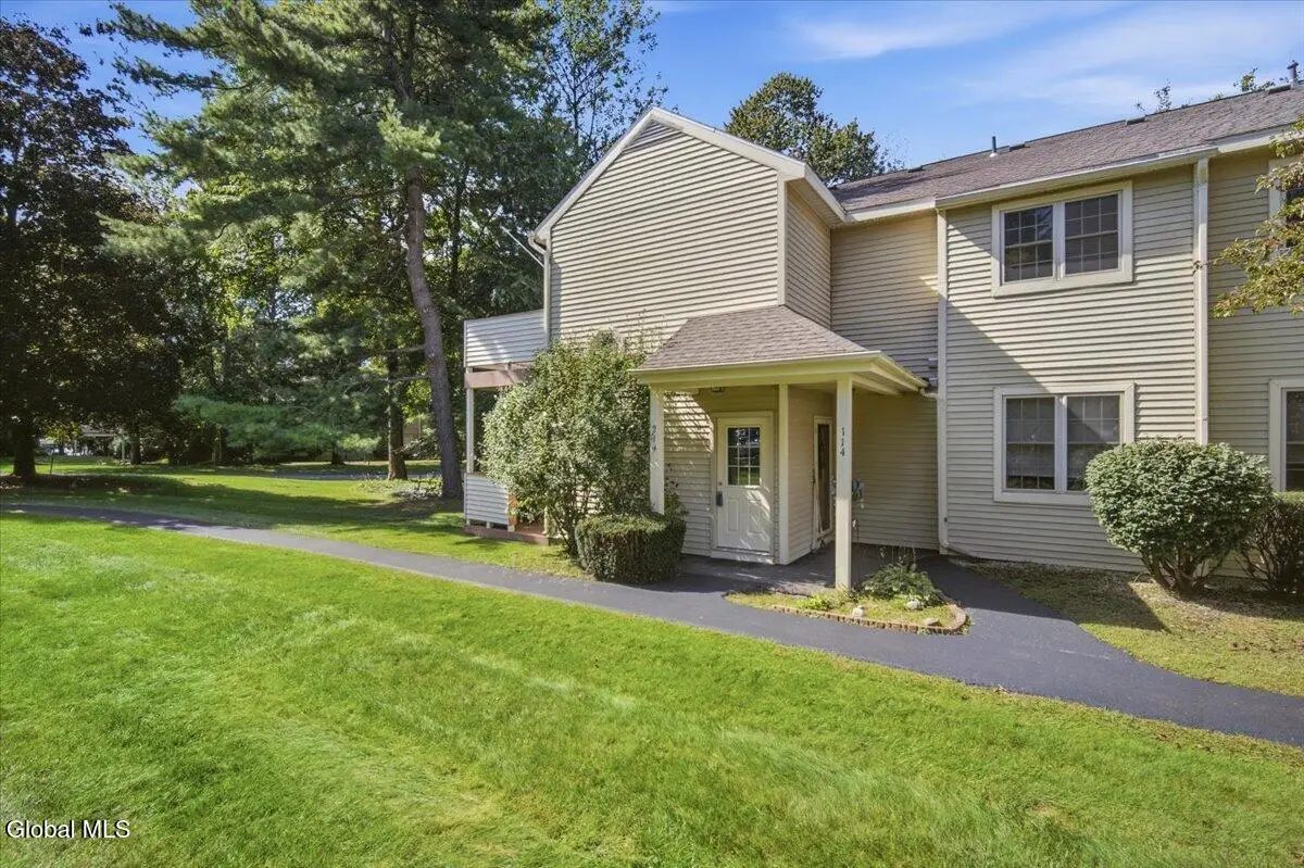 214 Monmouth Way, Halfmoon, NY 12065 - #1