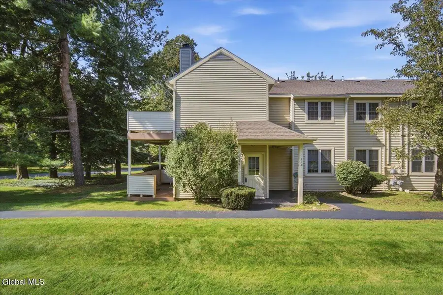 214 Monmouth Way, Halfmoon, NY 12065 - #2