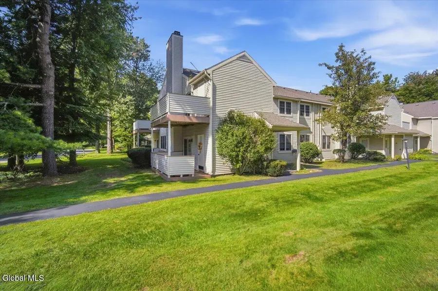214 Monmouth Way, Halfmoon, NY 12065 - #3