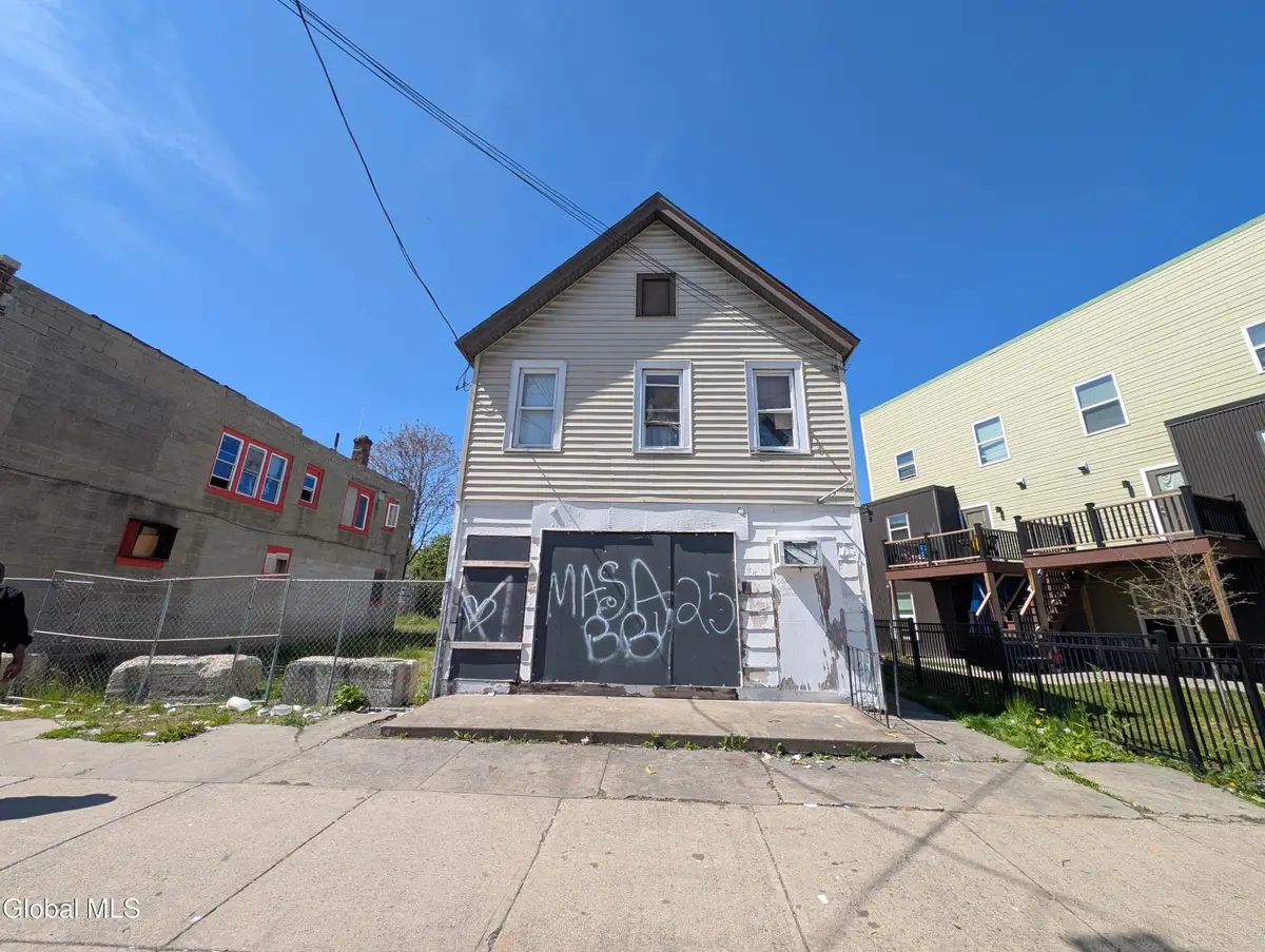 844 Albany Street, Schenectady, NY 12307 - #1