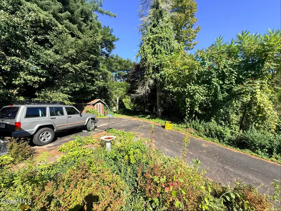 124 W State St Ext, Gloversville, NY 12078 - #3
