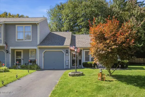 22 Cromwell Drive, Halfmoon, NY 12065
