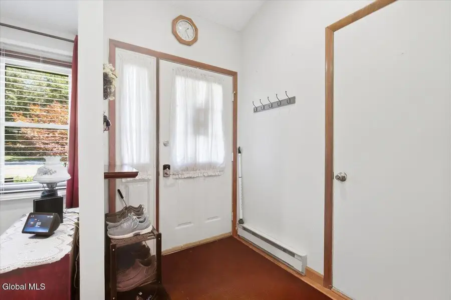 22 Cromwell Drive, Halfmoon, NY 12065 - #2