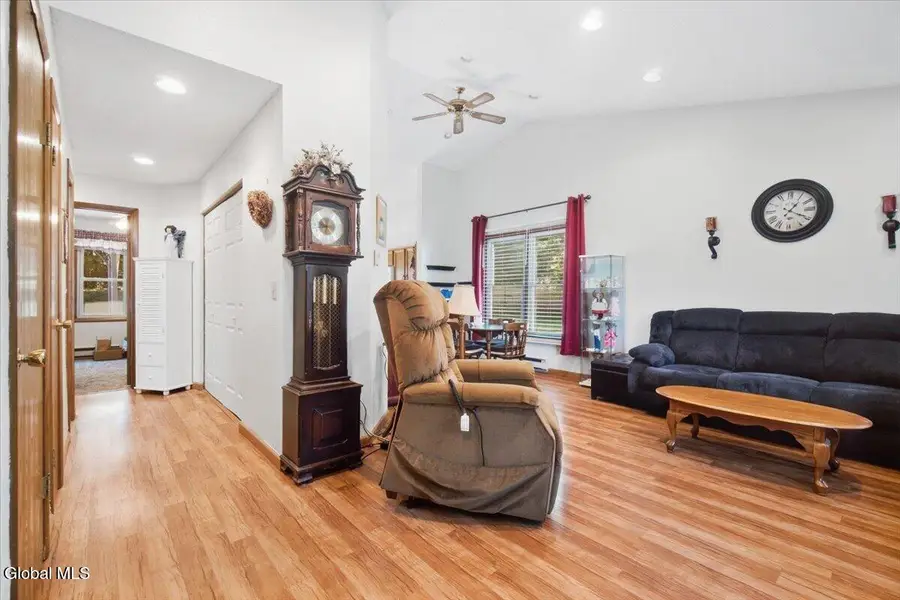22 Cromwell Drive, Halfmoon, NY 12065 - #3