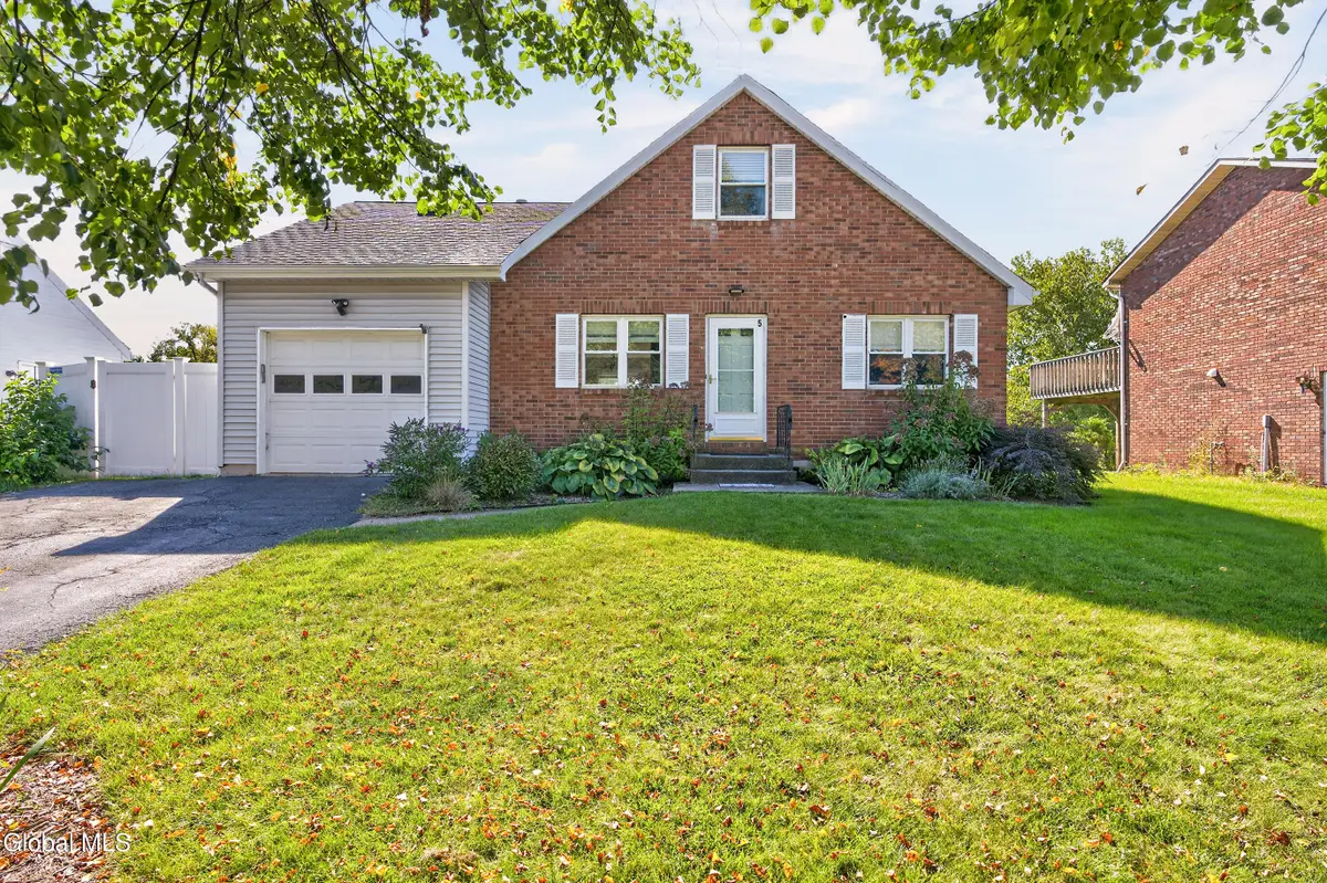 5 Hemlock Lane, Albany, NY 12208 - #1