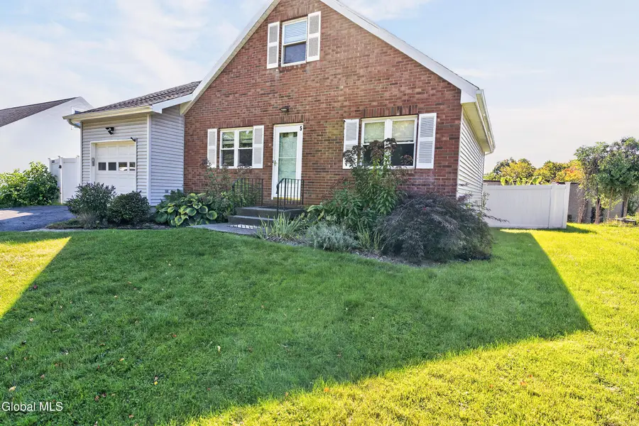 5 Hemlock Lane, Albany, NY 12208 - #2