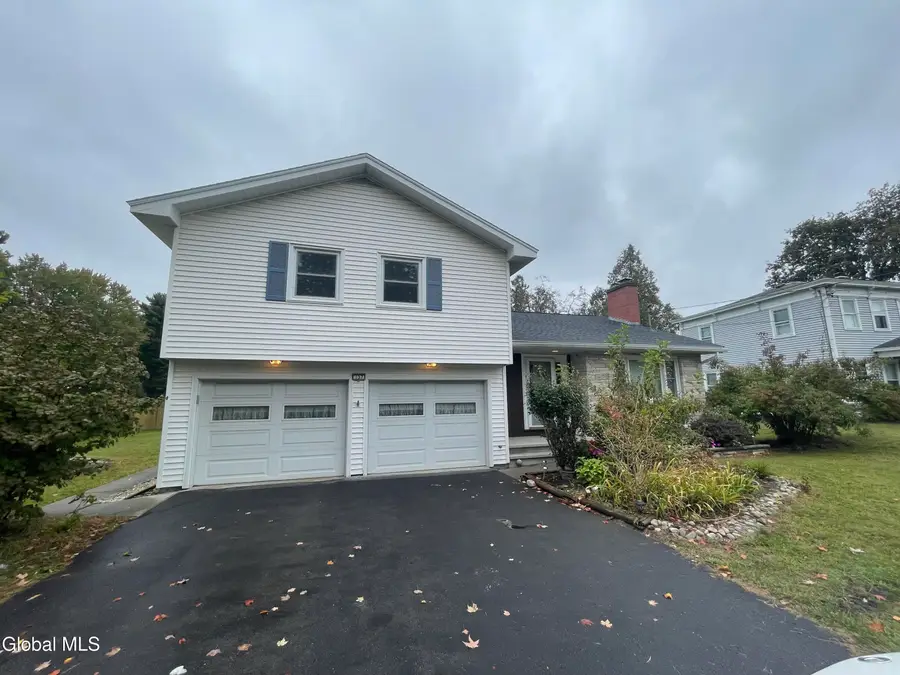 137 Kenwood Avenue, Bethlehem, NY 12054 - #2