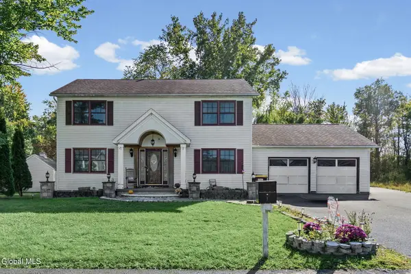 29 Omega Terrace, Colonie, NY 12110