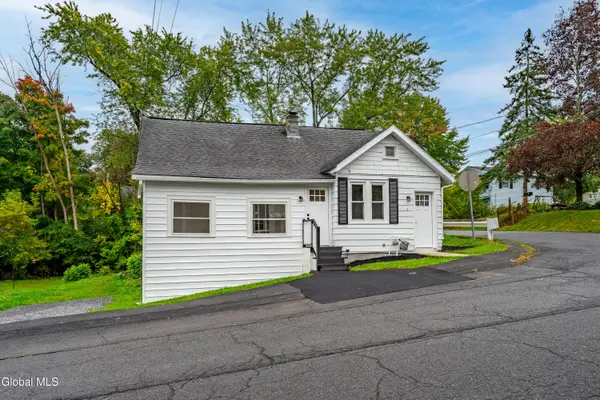 2 Monroe Avenue, Colonie, NY 12110