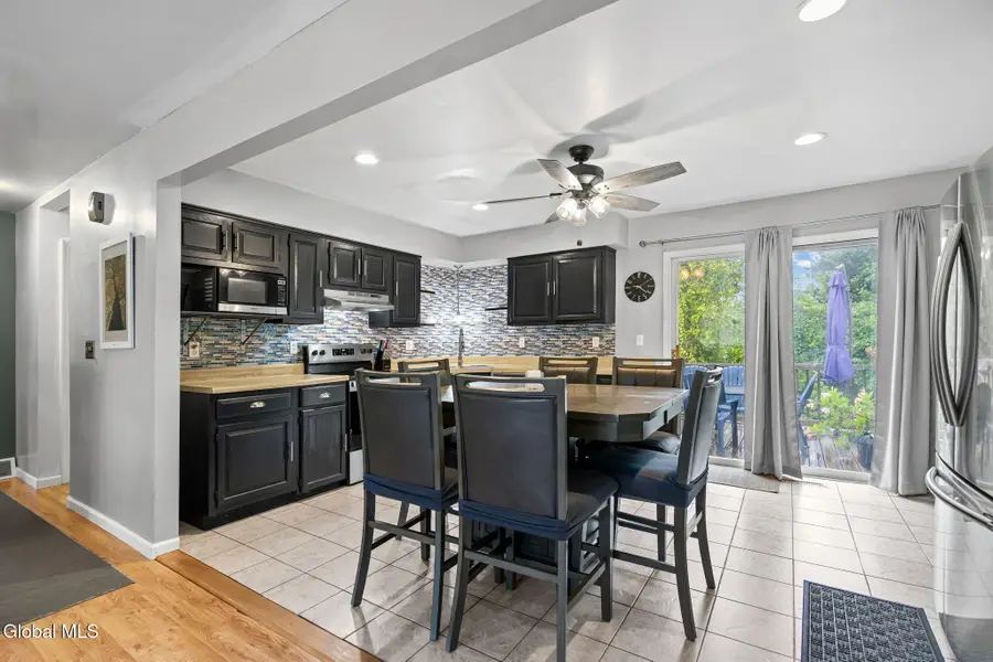 13 Andree Court, Colonie, NY 12309 - #3