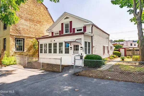 522 1st Avenue, Troy, NY 12182