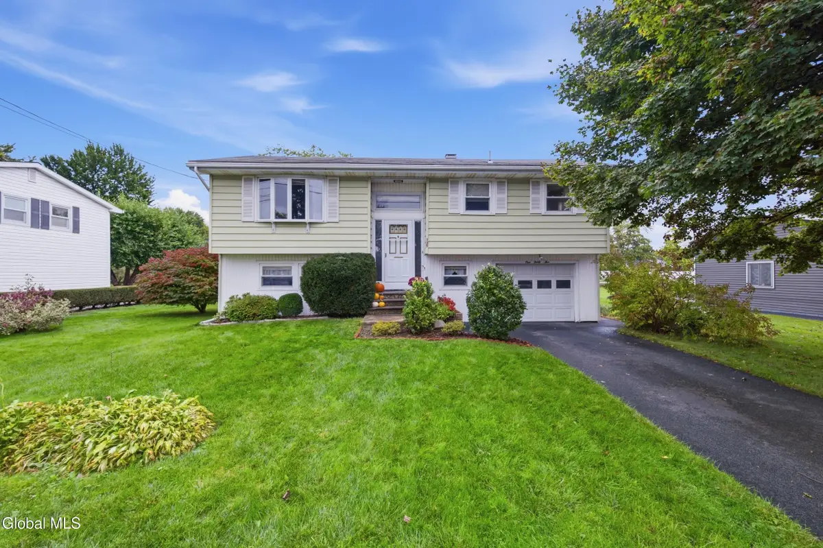 135 Linda Avenue, Cohoes, NY 12047 - #1