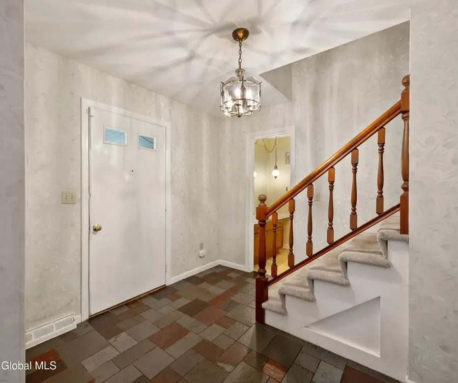 1279 Windemere Court, Niskayuna, NY 12309 - #3