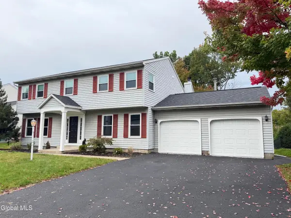 27 Dublin Court, Colonie, NY 12110