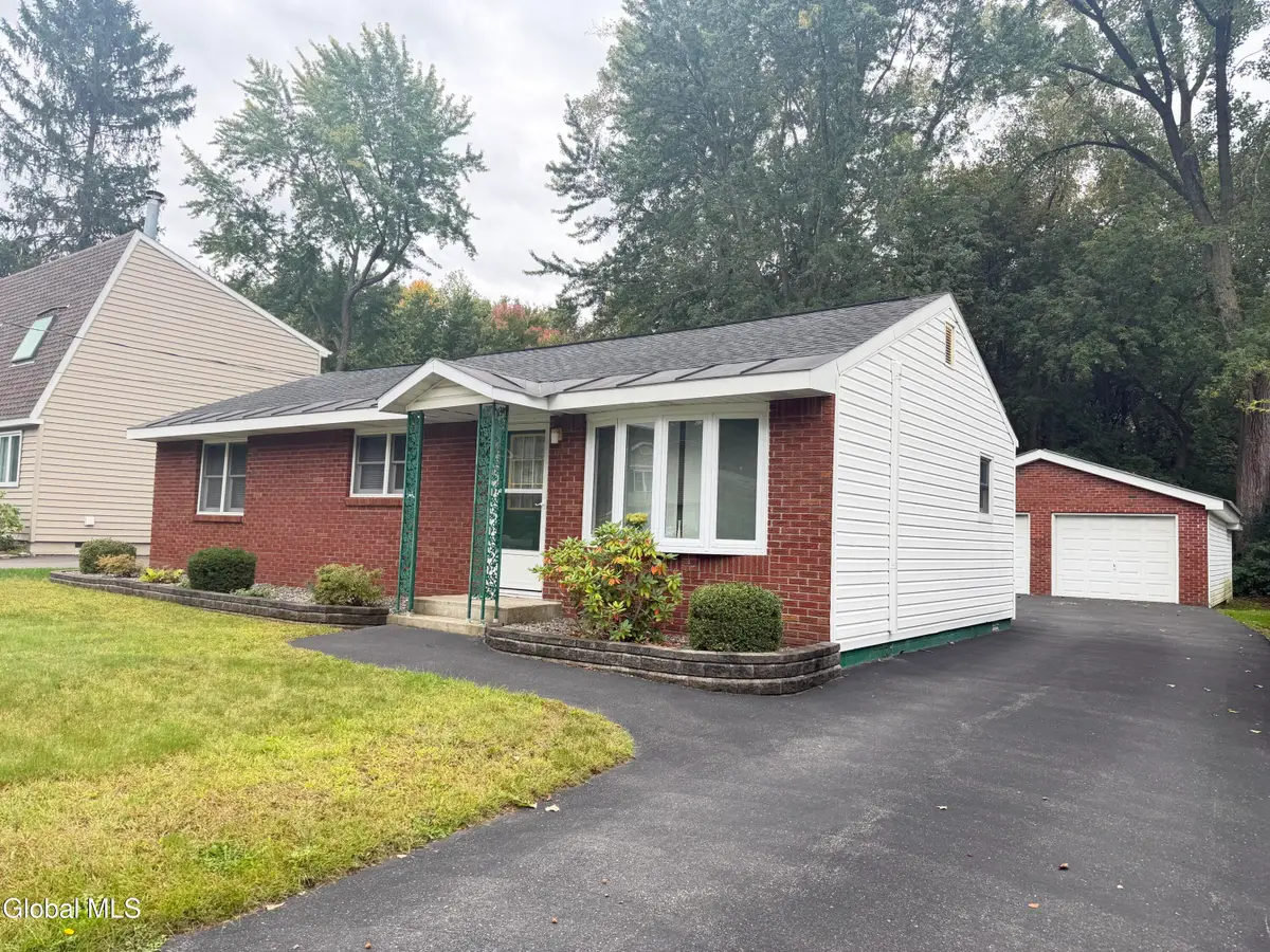 15 Mary Hadge Drive, Colonie, NY 12309 - #1