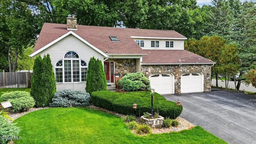 8 Winifred Drive, Albany, NY 12205 - #3