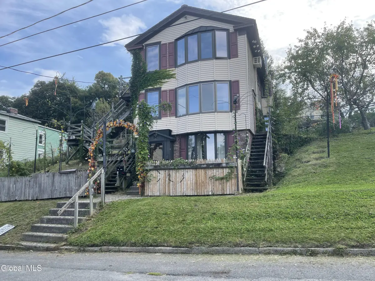 91 11th Street, Troy, NY 12180 - #1