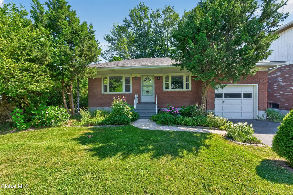 87 Buckingham Drive, Albany, NY 12208 - #1