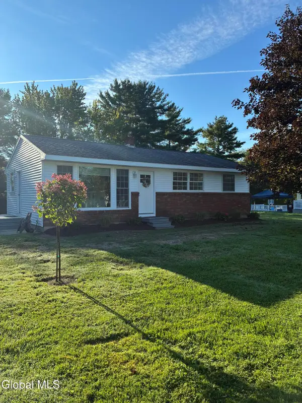 18 Walter Road, Troy, NY 12180