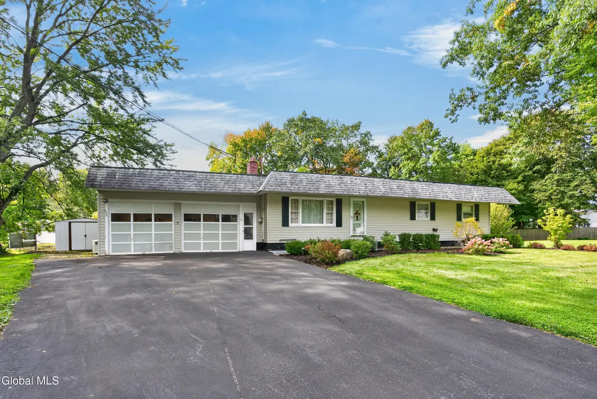 19 Stephen Road, Glenville, NY 12302 - #1
