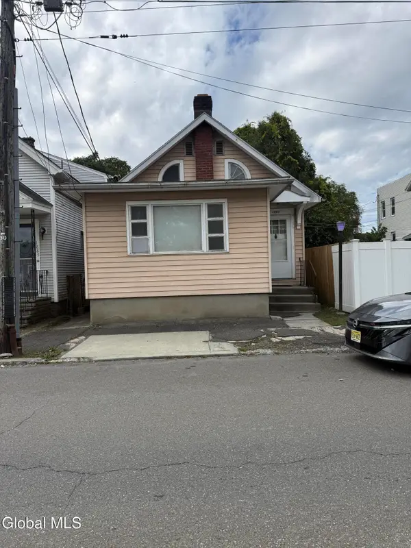 1887 9th Avenue, Watervliet, NY 12189