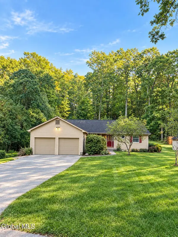 35 Cedarwood Drive, Queensbury, NY 12804