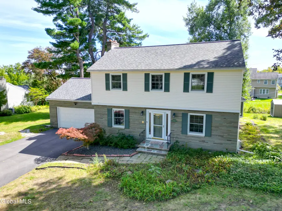 1092 Merlin Drive, Niskayuna, NY 12309 - #2