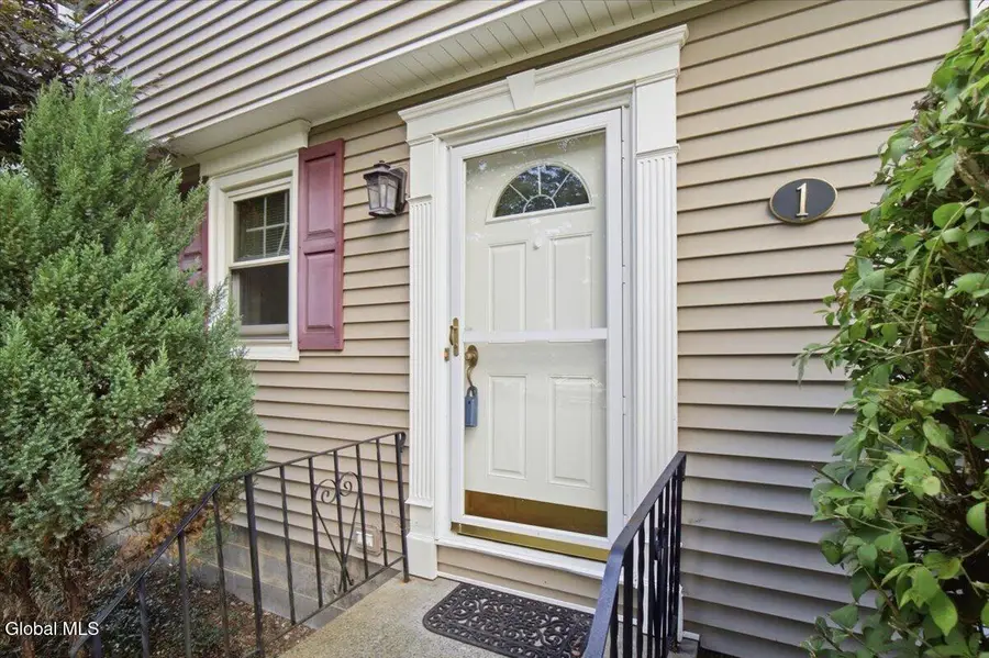1 Hillview Court, North Greenbush, NY 12198 - #2