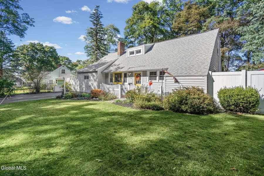 27 Southgate Road, Loudonville, NY 12211 - #3