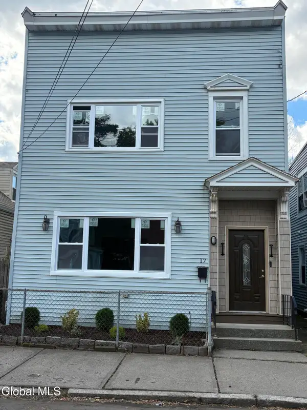 17 Swan Street, Green Island, NY 12183