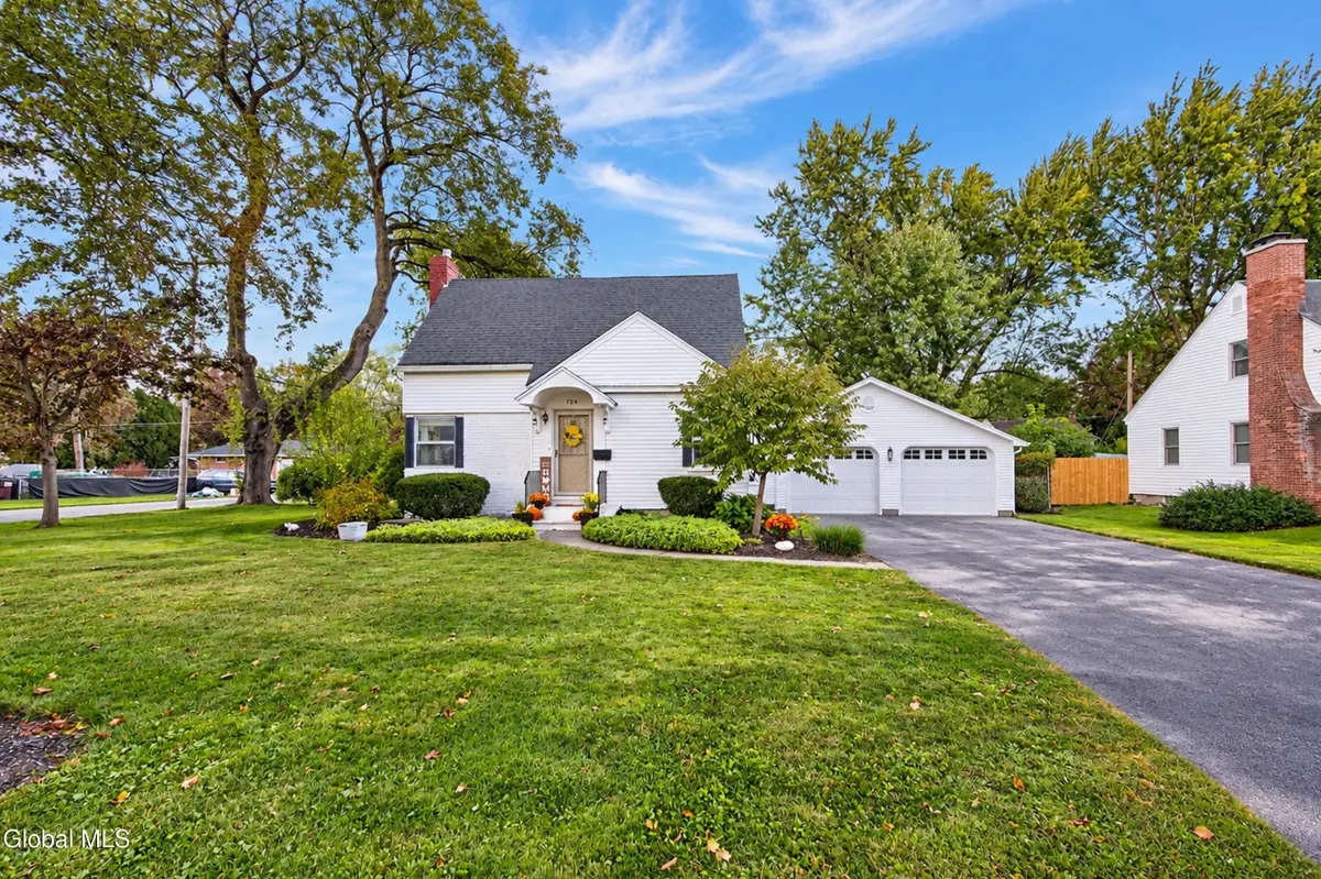 724 Sanders Avenue, Glenville, NY 12302 - #1