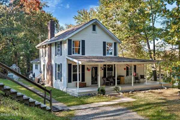 46 Seneca Road, Sand Lake, NY 12196
