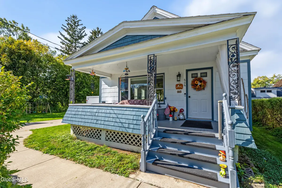 606 S Holmes Street, Glenville, NY 12302 - #1