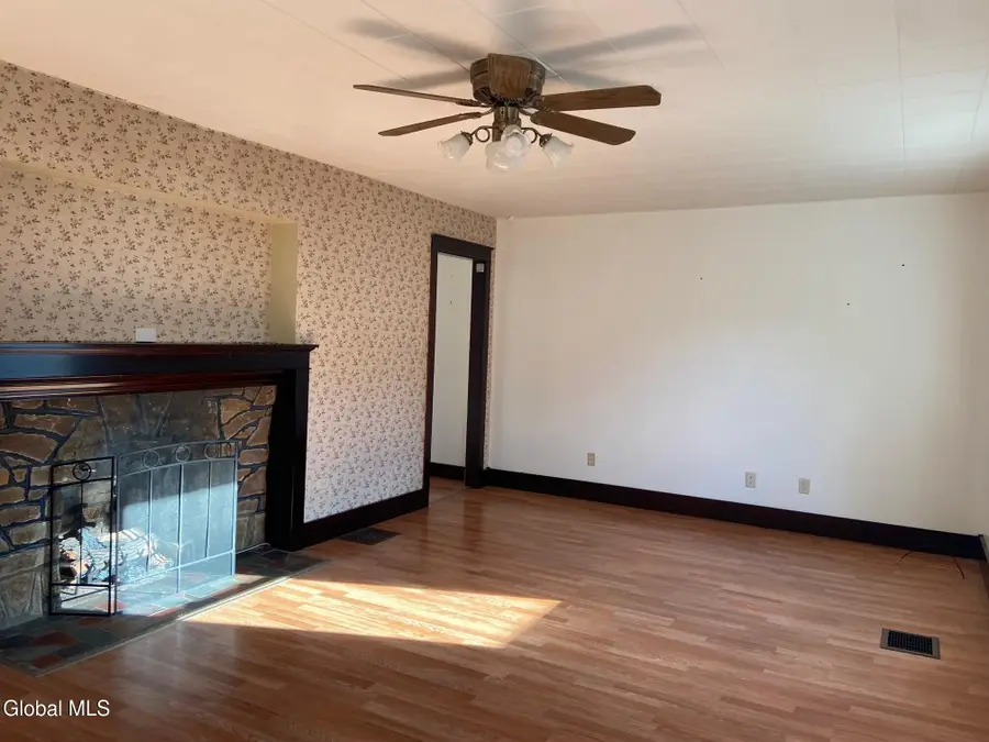 18 Cooper Street, Fort Edward, NY 12828 - #3