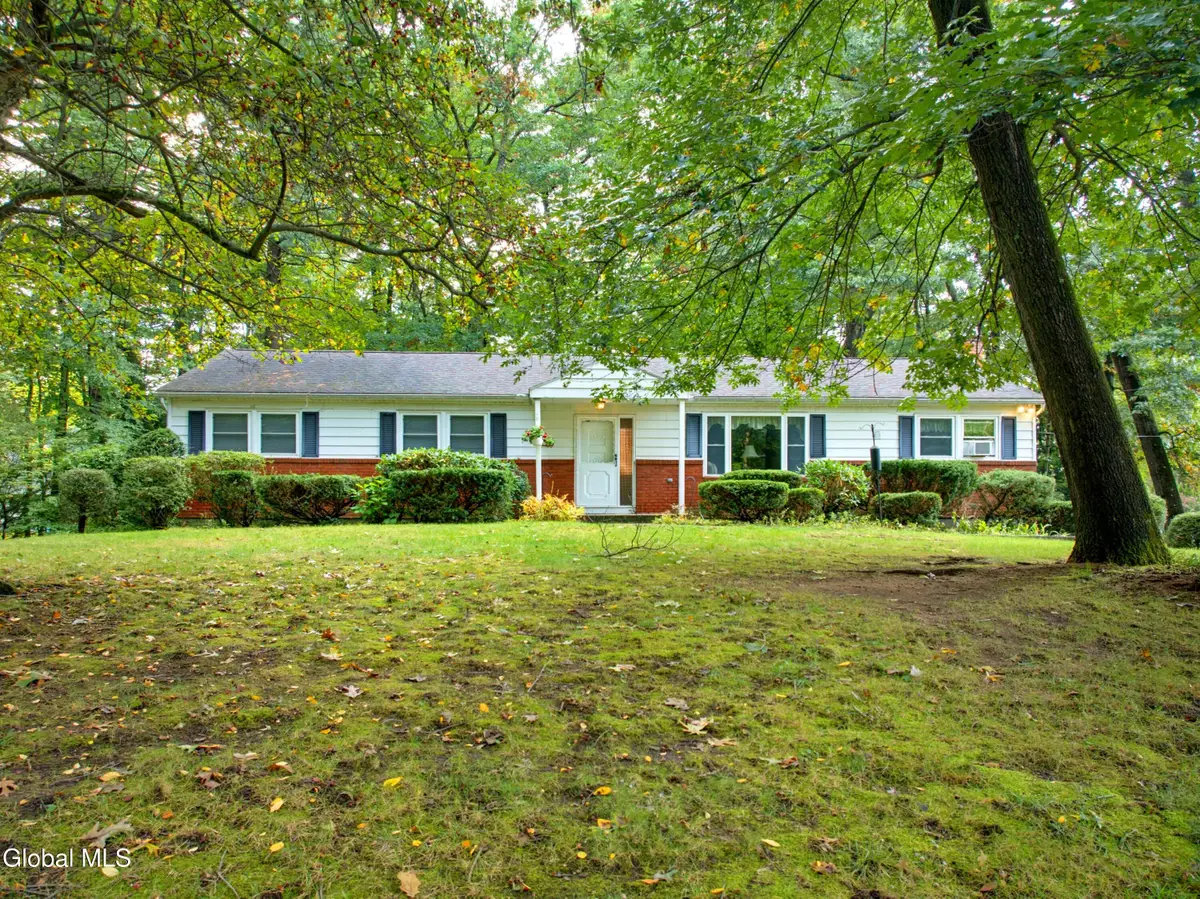 31 Casablanca Court, Clifton Park, NY 12065 - #1