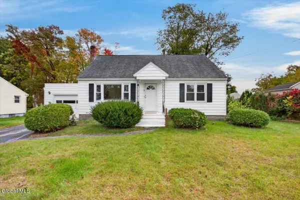 8 Alta Road, Albany, NY 12205